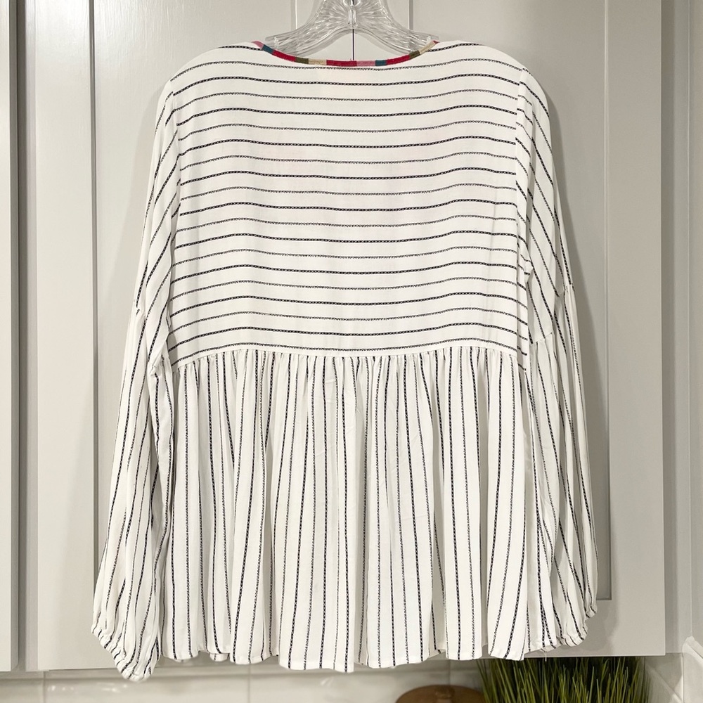 Savanna Jane Embroidered Peasant Top - Picture 2 of 6